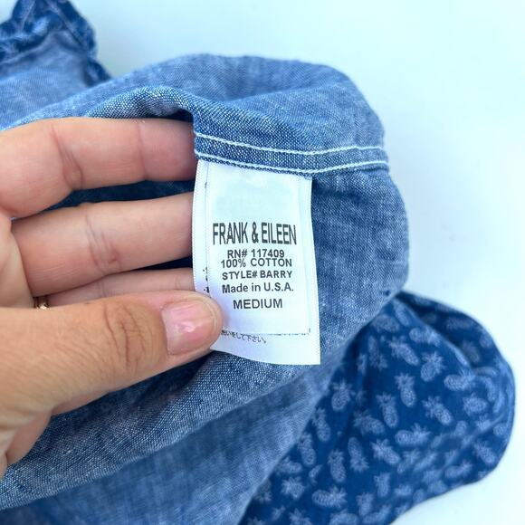 Frank & Eileen Barry Button-Up Shirt Cotton Blue Pineapple Print Medium - Picture 6 of 7